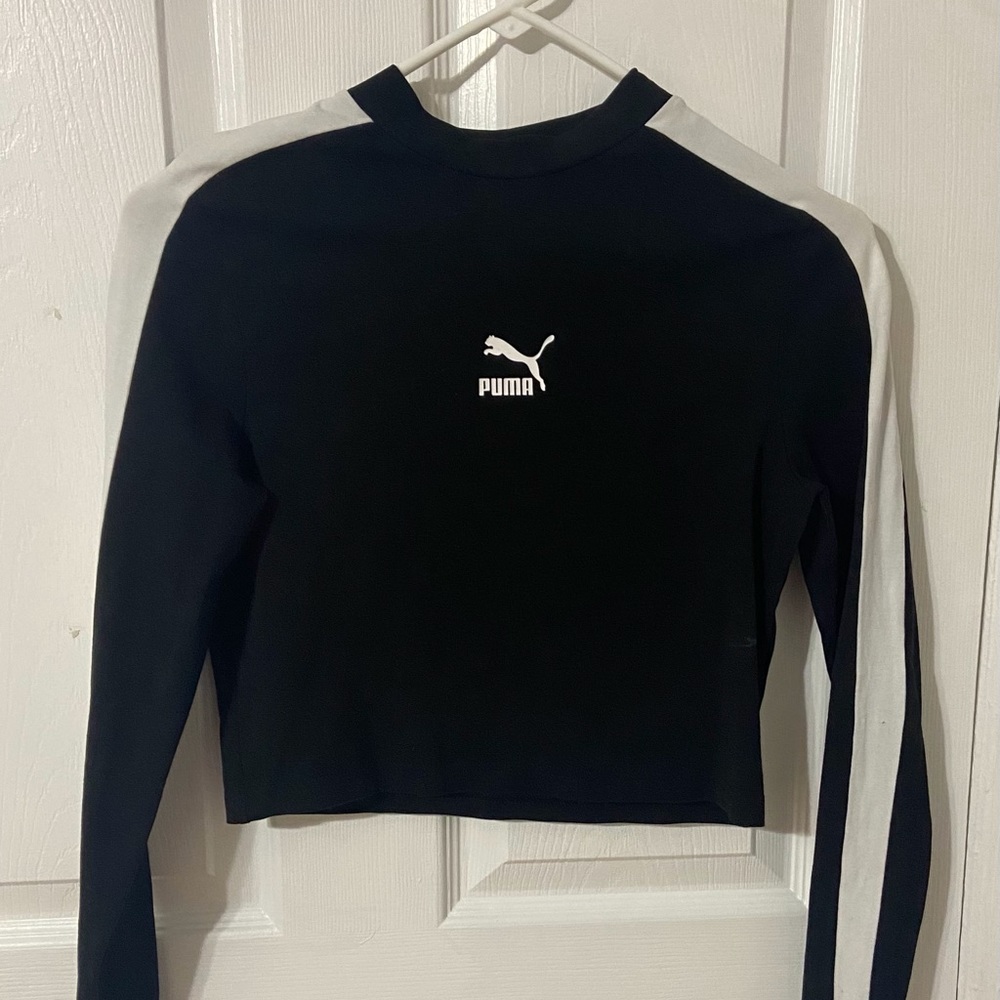 Long sleeve cropped puma tee shirt